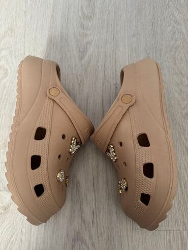 grubin papuce krava: Fashion slippers, Crocs, 40 — 3