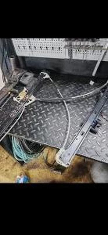 vrsta vozila: AUDI Q7 4M 4 PODIZAC STAKLA 4M0837462A | Audi q7 q5 q3 q2 A1 A3 A4 — 1
