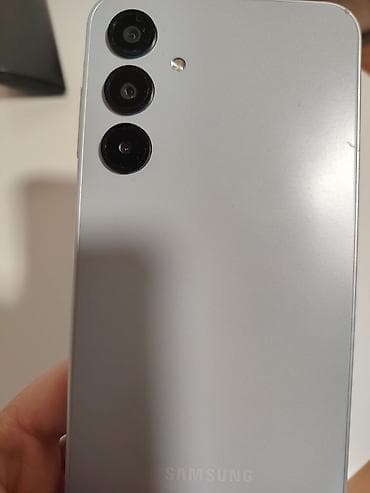 hagi vagi 1: Samsung Galaxy A34 5G – srebna boja Glavne karakteristike: - Ekran — 6