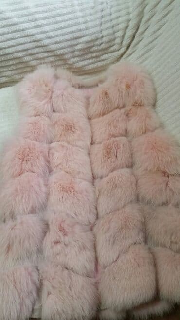 Prsluci: Veličina je za S i M. Ženski prsluk od krzna u pastelno roze boji — 1