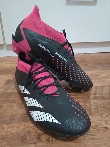 carbon traka: Kopacke Adidas Predator br 43 gaziste 275 mm su u odlicnom stanju sa — 2
