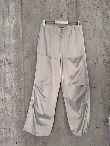 Nove, ne koriscene ZARA PANTALONE Velicina M Model oversized. Široke