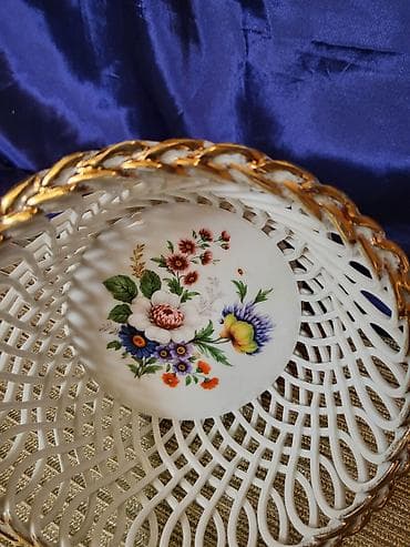 kalendar 1979 godine: Cinija nova iz 70ih.godina Cluj porcelanska. Nova porcelanska cinija — 6