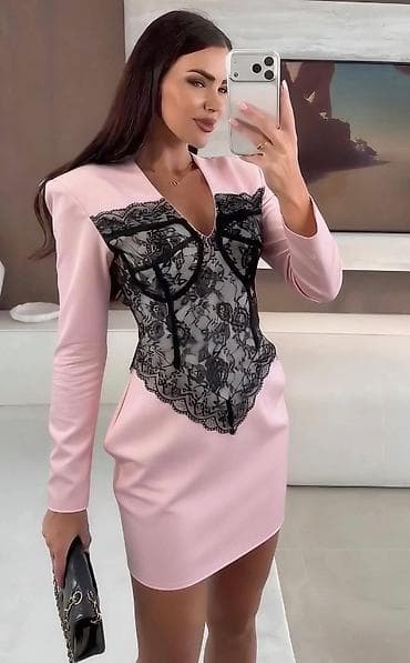 Elegantna mini haljina sa korzet detaljem od čipke Univerzalna