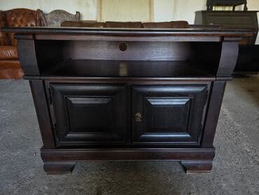 deciji dusek za krevetac: TV komoda od punog drveta, tamno bajcovana - Klasničan dizajn sa — 3