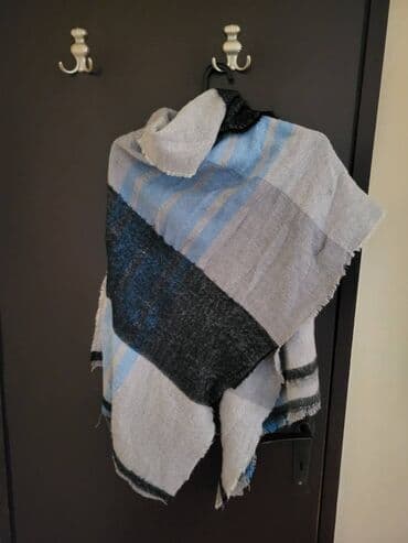 Pletena pončo-šal marama - Model: pončo/ogroman šal, može se nositi