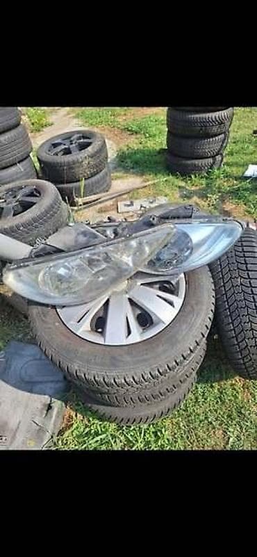 polovan auto do 1500 evra: FAR ZA PEUGEOT 206 OD 2000. DO 2006. GOD — 1