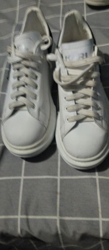 jordan 1 mid srbija: Mokasine, 39 — 10