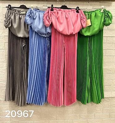 komplet kompjuter: Top ženski komplet – elegantan plisirani set
2800 din
S M L — 4