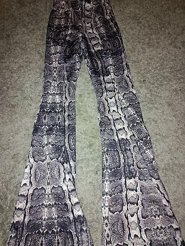 zvonaste pantalone: Ženske pantalone Blondy – zmijski print, zvonare - Brend: Blondy — 3