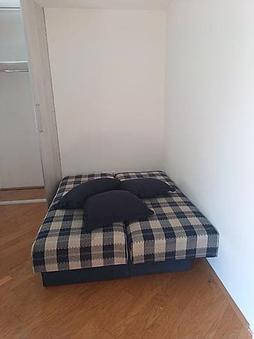 Na prodaju krevet. Dobar, očuvan, u odlično stanju. Uz krevet idu i