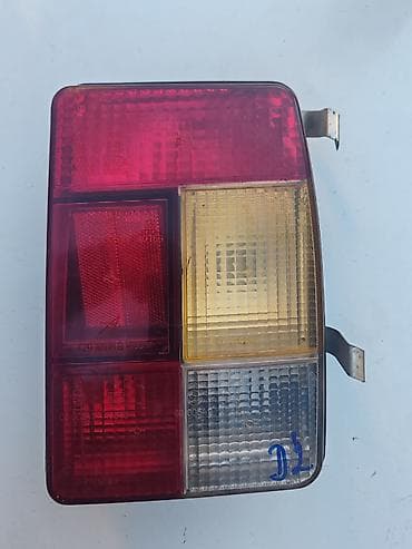 katadiopteri na autu: Stop lampa desna Lada 2104 Karavan br.2. Polovna, ocuvana. Skinuta sa — 2