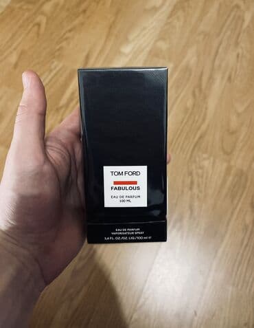 crna torba sa zlatnim lancem: Unisex parfem, Tom Ford, Original — 1