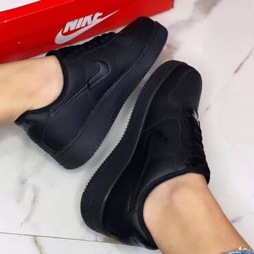 nike air force sa crnim znakom: Nike air force patike

Novo
Brojevi 36 do 46

fb Moja Kupovina 1 — 4