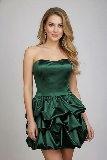 Sakoi: 🔥Kratka svečana haljina bez bretela od satena
✅3200 din — 4