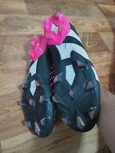 carbon traka: Kopacke Adidas Predator br 43 gaziste 275 mm su u odlicnom stanju sa — 10