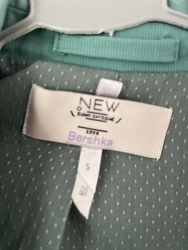 Ženska odeća: Bershka ženski blejzer, veličina S. - Boja: pastelno zelena (mint) — 2