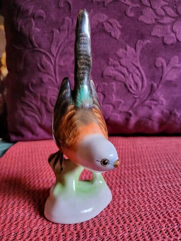staklene flase cena: Figura nova iz 60ih madjarski porcelan bodrogkereszturi. Visina — 1