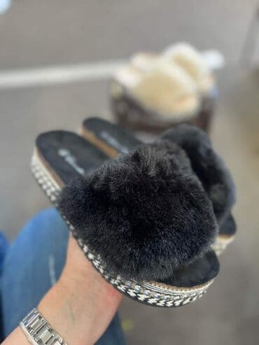 cizme papuce: Novo u ponudi Top model Top cena 1900din — 1