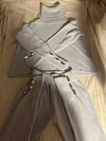 Women's Clothing: Pleten komplet (džemper i pantalone) u svetloplavoj nijansi. - Gornji — 4