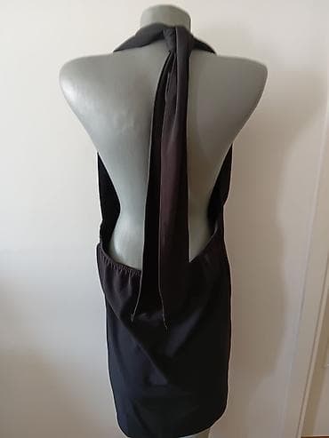 zip traka: Elegantna crna haljina na vezivanje oko vrata (halter) - Kroj: mini — 3