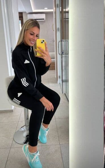tek flis trenerka: Ženske trenerke Adidas 

Novo
Pamuk scuba
Veličine s m l xl 2xl — 1