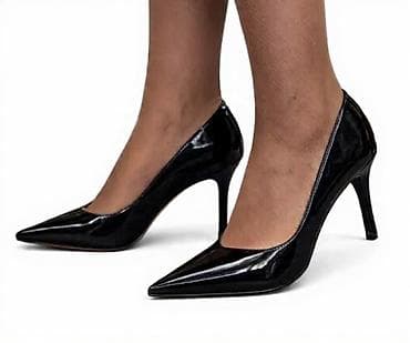 bordo salonke: Klasične ženske salonke sa špicastim vrhom u crnoj lak koži. Elegantna — 1