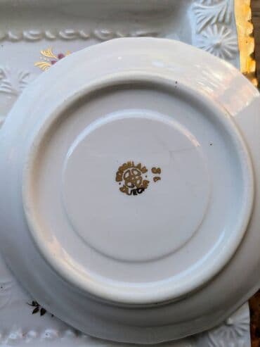 Kotlići: Stari porcelanski set za kafu: - Dve šoljice - Dve kašičice - Posuda — 3