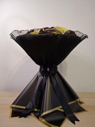 Elegantni buket od dekorativnih ruža - Luksuzno aranžiran buket u