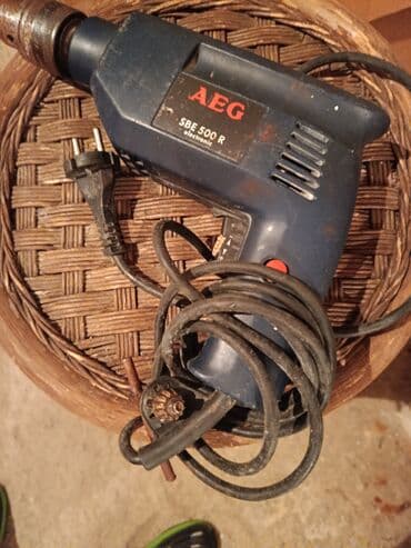 Čekići: Bušilica AEG — 4