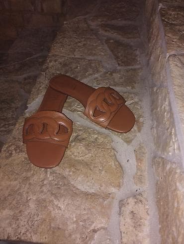 zara obuca velicine: Papuče 37, bоја - Braon — 1