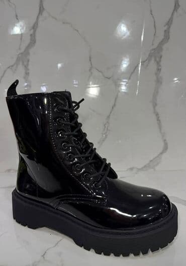 Sweatpants: Ankle boots — 2