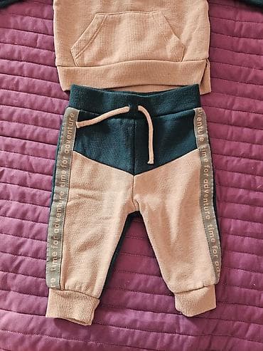 sve sa slike: Dečija trenerka iz dva dela, marke Primark, sa natpisom "Time For — 2