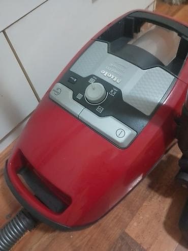 clatronic usisivac: Miele Blizzard CX1 CAT & DOG sa posudom je potpuno ispravan u — 4