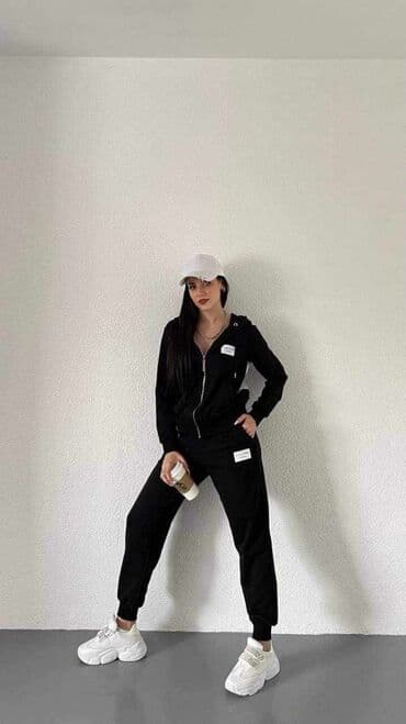 pandora privesci slova: S,m,l,xl,2xl
3500
Slanje od 11.08 — 2