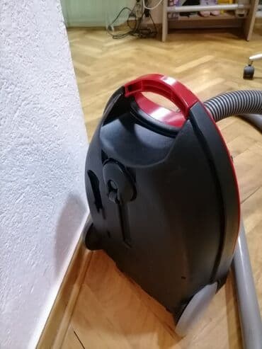 polovan samsung: Usisivač Samsung 1600w. Odličan usisivač Papirna kesa Dobro vuče i tih — 3