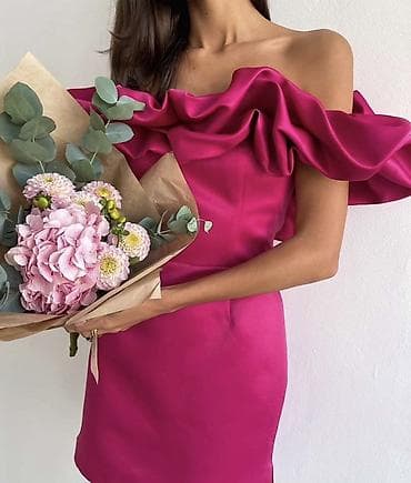 boho haljine bih: 🔥Elegantna mini haljina od sjajnog satena 2800
Din🔥🔥 — 9