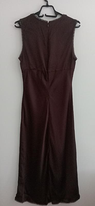 rukac: Elegantna midi haljina bez rukava u tamno braon boji. - Kroj — 2