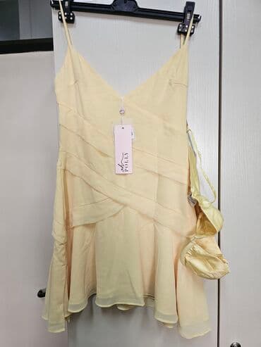 loreal lak za nokte: S (EU 36), color - Yellow, Evening, Short sleeves — 1