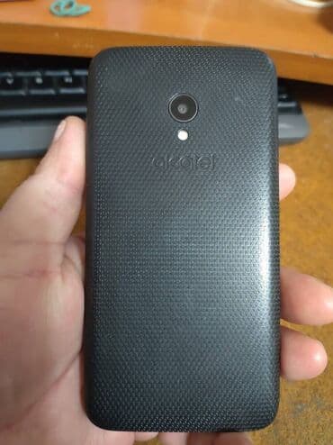 usisivaci sa posudom: Alcatel U5, color - Black — 3