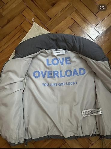 catapult prsluk: Puf prsluk Bershka – tamnosivi spolja, svetlosiva postava sa natpisom — 2