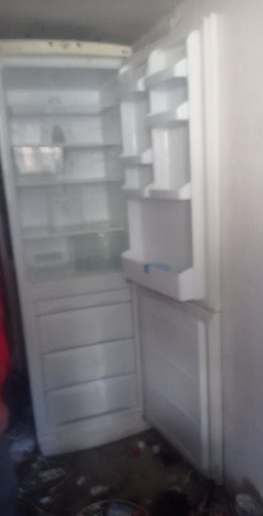 Računari, laptopovi i tableti: Kombinovani frizider Marka euro lux star 3 godine generalno servisiran — 3