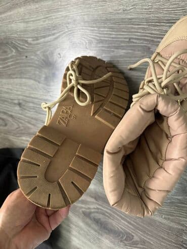 Sweatpants: High boots, Zara, 37 — 2