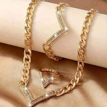Jewellery: 1700 — 11