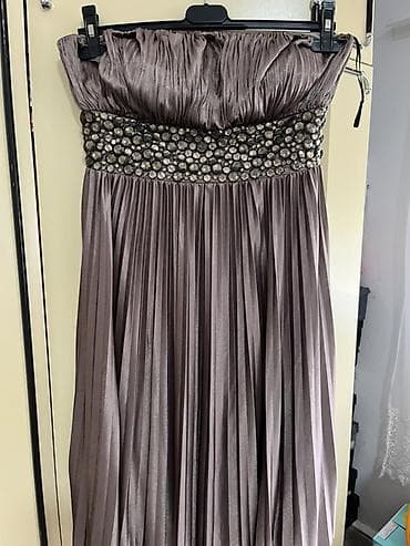 stefano cipele: Elegantna svečana haljina brenda APART, bez bretela, u nežnoj — 1