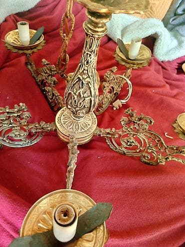 trimer sa tockovima: Antikni višekraki luster od livene mesingane/brončane legure, bogato — 3