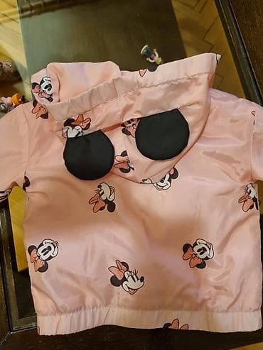 novogodisnji dzemperi h: Kao nova suskava jaknica,velicina 80cm.Kupljena u H&M-u — 2