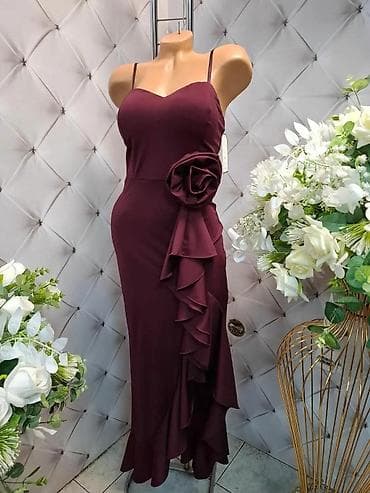 deichmann sandale sa stiklom: Elegantna ženska haljina – midi/maksi dužina, na bretele, sa srcolikim — 7