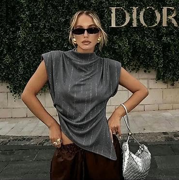 ramax beograd: Ženska bezrukavna majica sa visokim okovratnikom i asimetričnim — 2