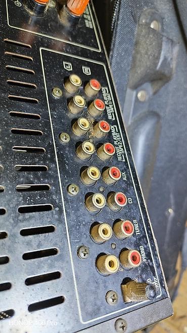 Headphones: Technics Stereo Integrated Amplifier SU-V450 – VC-4/Class AA - Stereo — 4